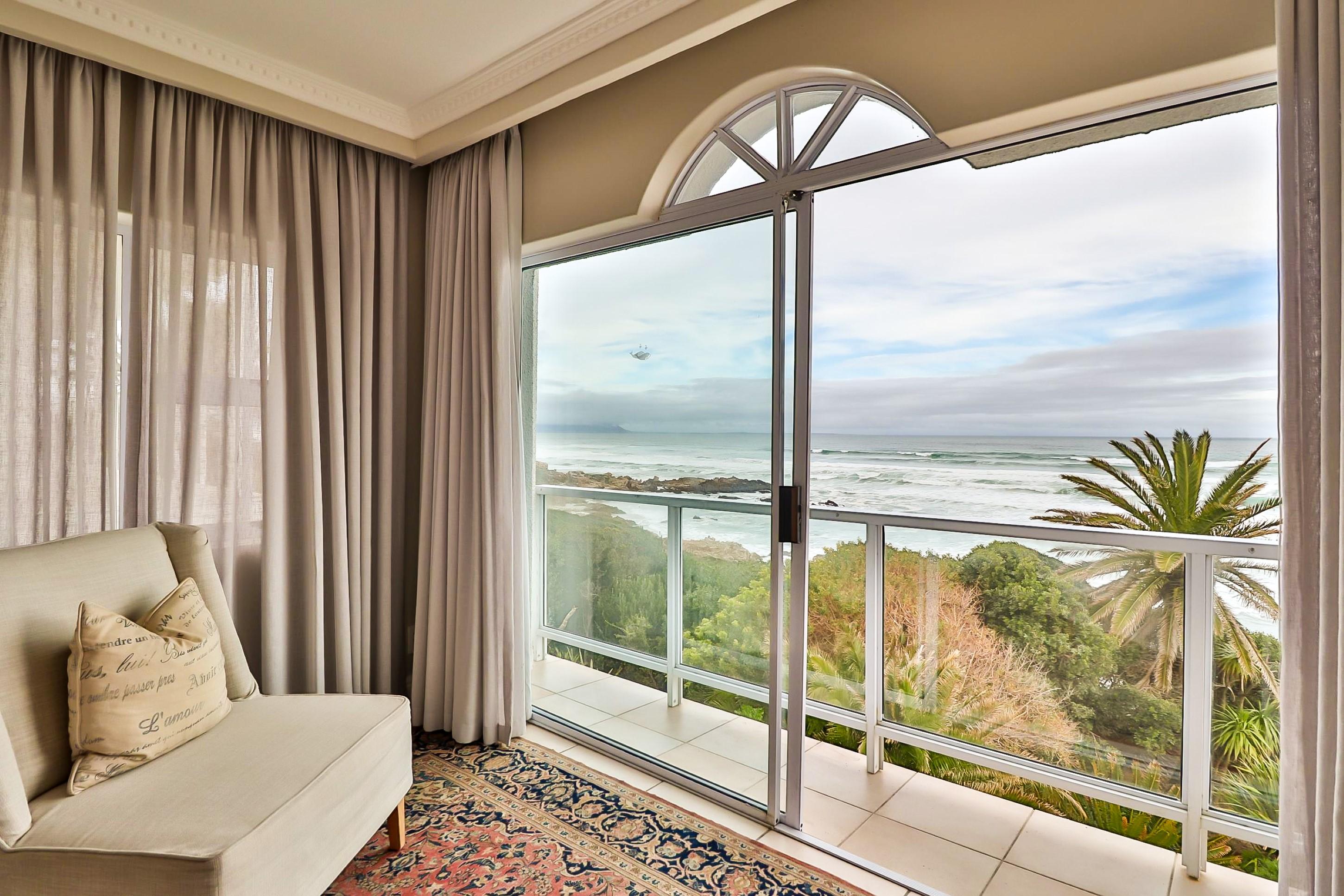 Hermanus Beachfront Lodge - Solar Power Экстерьер фото