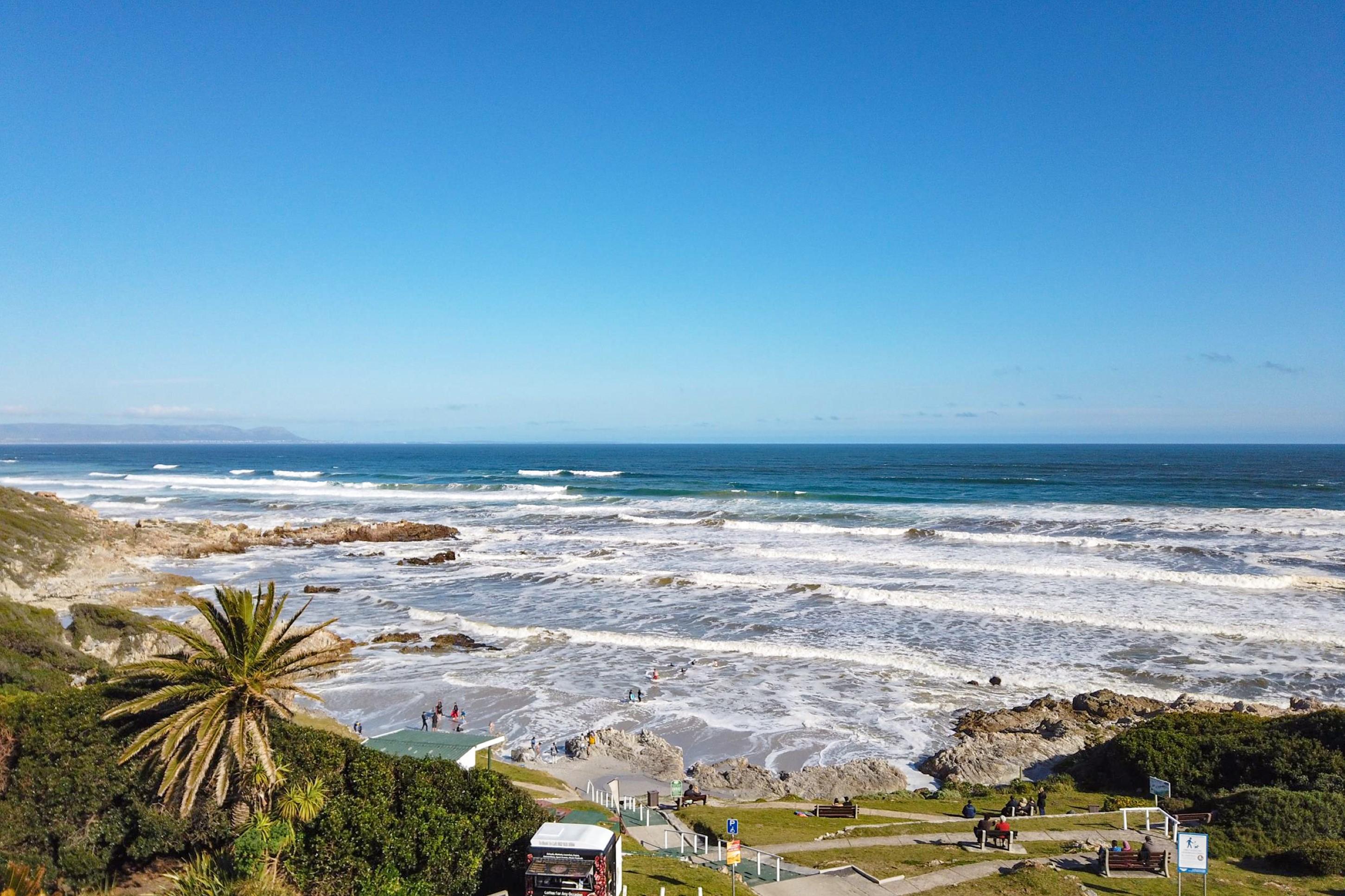 Hermanus Beachfront Lodge - Solar Power Экстерьер фото